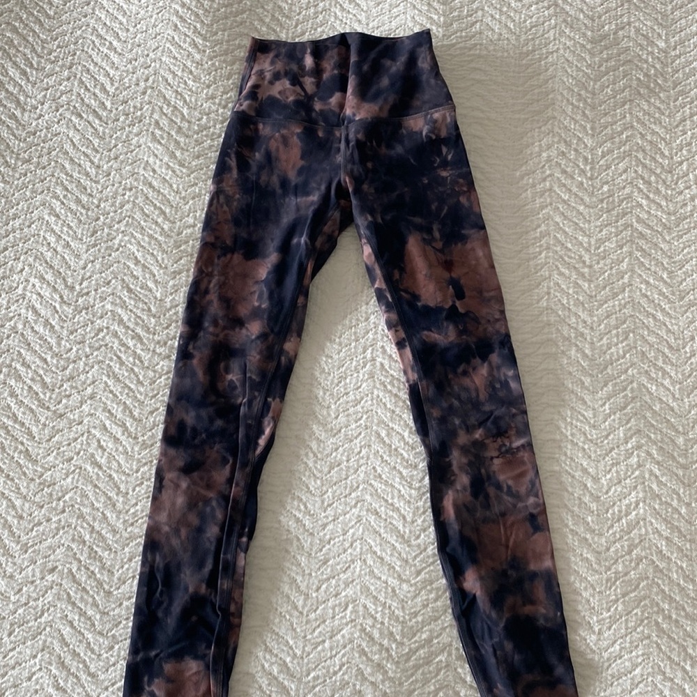 Lululemon diamond dye align size 2